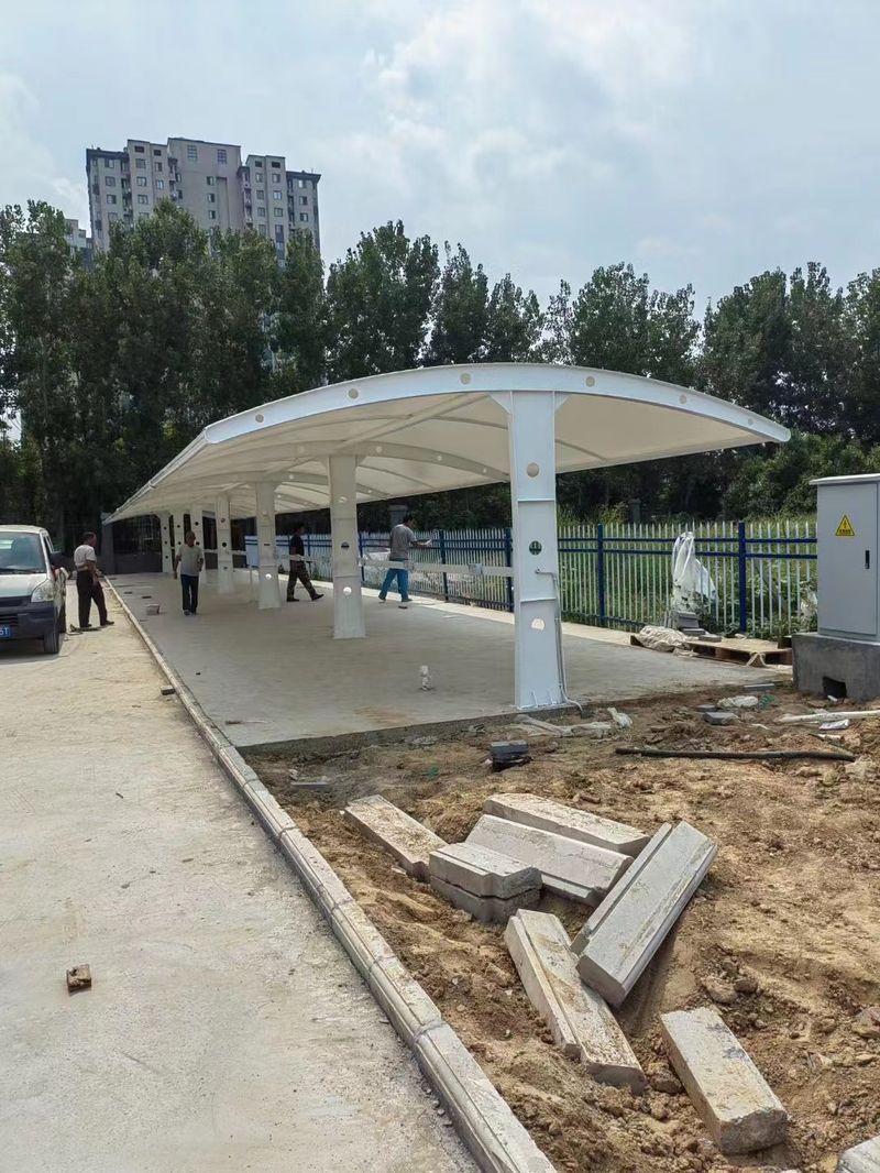新鄉(xiāng)佐今明制藥公司膜結構車棚順利完工